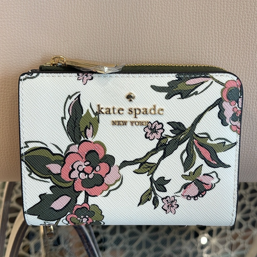 Kate Spade Madison Floral Small L Zip Wallet
forest blooms printed meringue mult - Picture 14 of 16